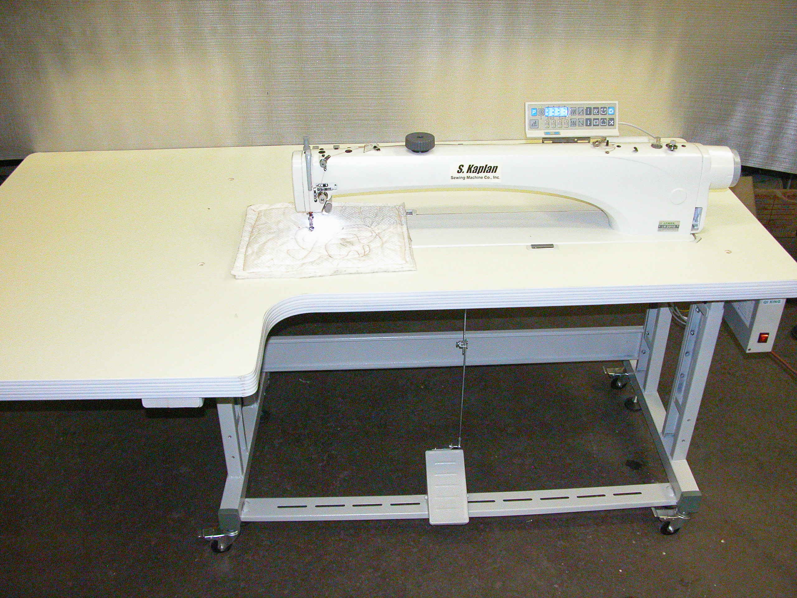 SK Model QR-30 Long Arm Quilt Repair Sewing Machine